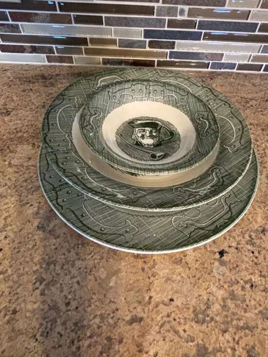 The Old Curiosity Shop 5 - Piece Green Dinner Dishes Vintage #1 - Picture 6 of 15